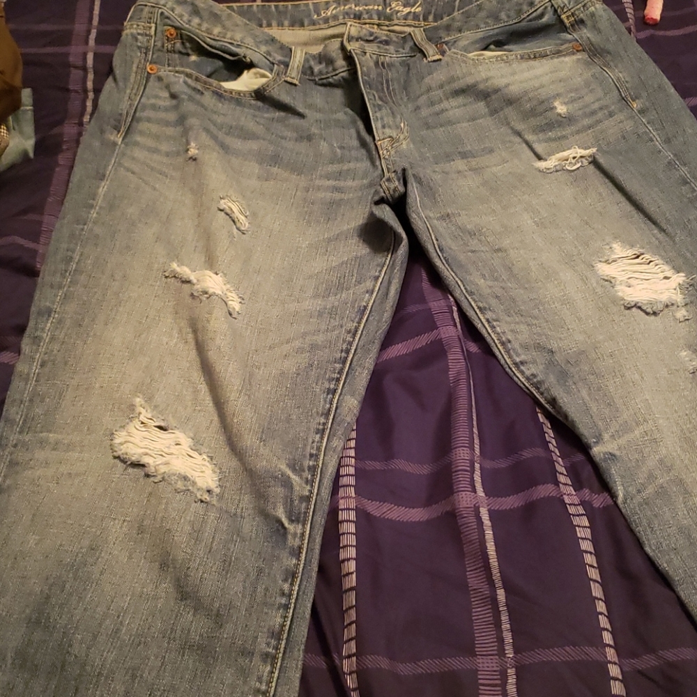 Distressed boyfriend fit cuffed capris